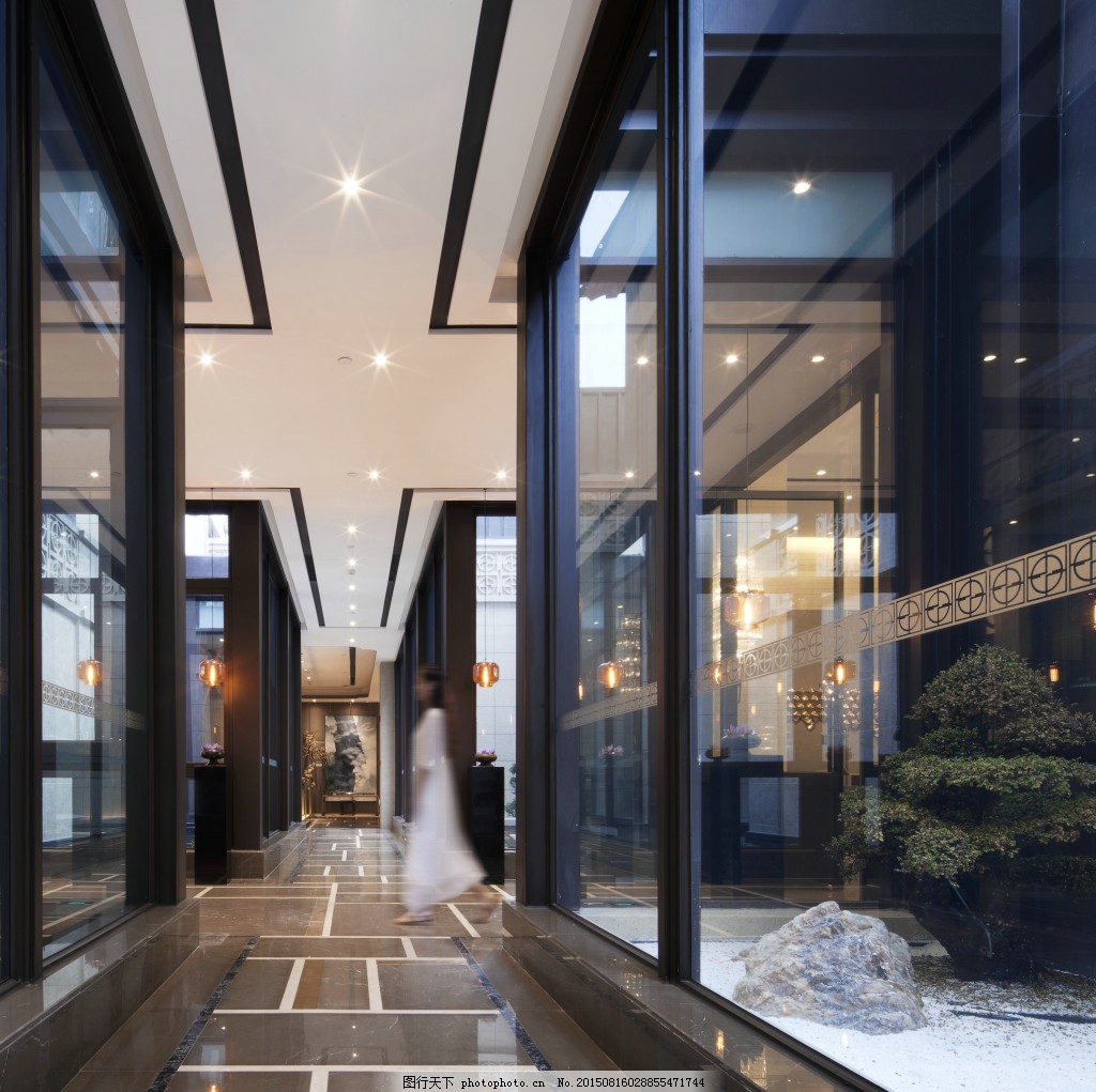 2013中式风格复式家装餐厅走廊过道隔断实木地板装修效果图 – 设计本装修效果图